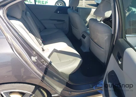 2017 Honda Accord Touring V6 z USA, uszkodzony, nr VIN 1HGCR3F91HA015950